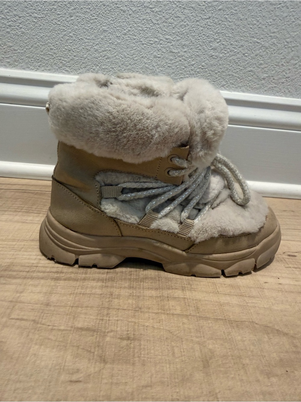 Zara Kids Shearling-Lined Winter Boot - Beige